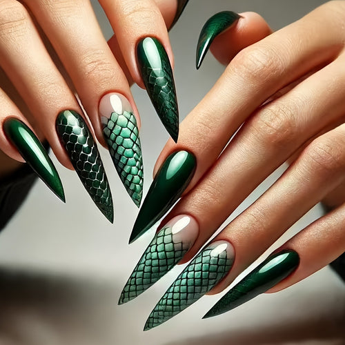 Artificial nails with shimmering snake skin pattern Bowlift