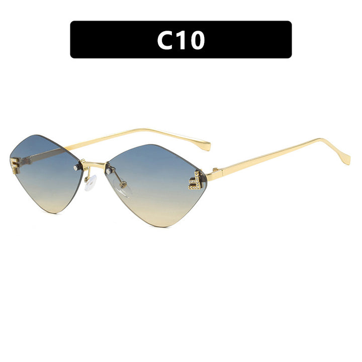 Women's geometric sunglasses in an extravagant design with gradient lenses Bowlift