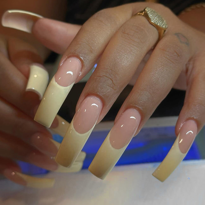 Premium French Tip Press-On Nail Set Bowlift