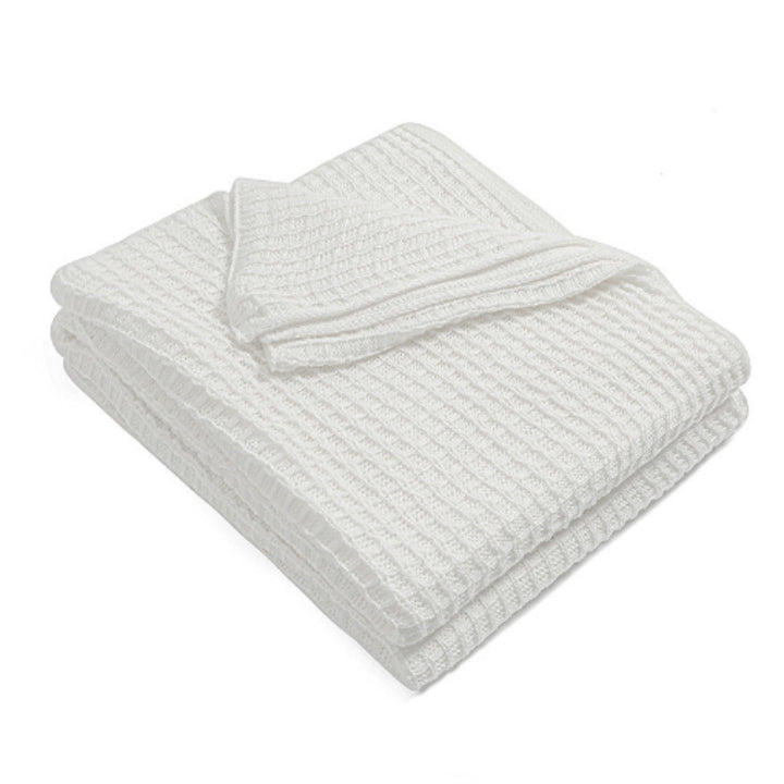 Women knitted throw blanket Bowlift