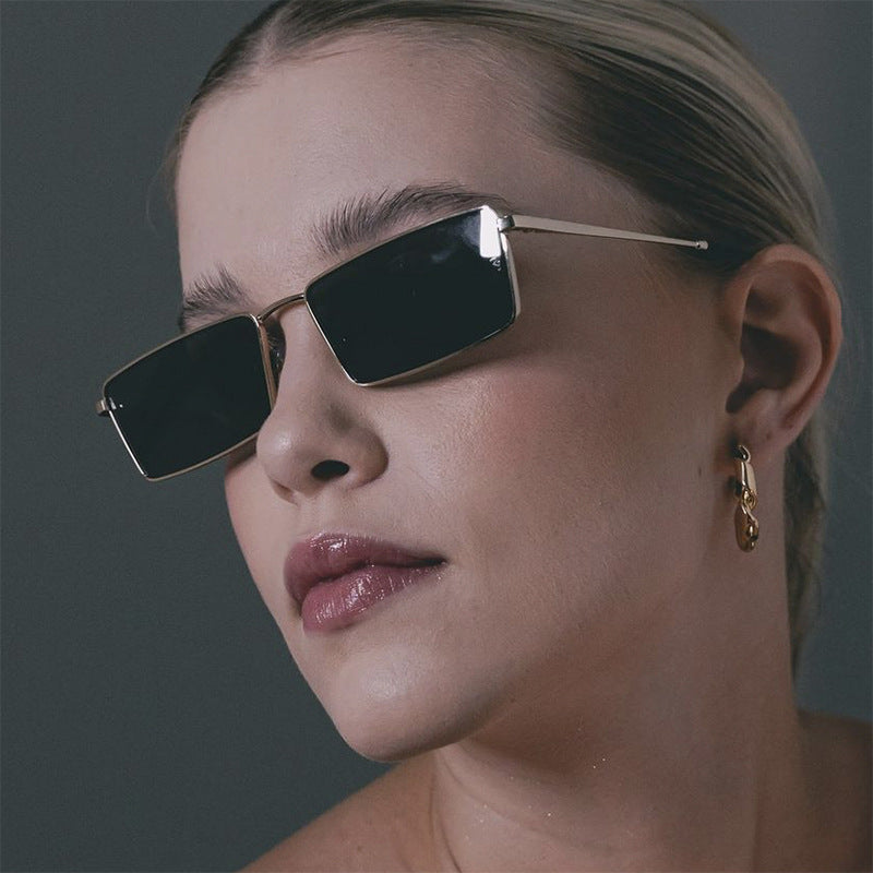 Women square sunglasses with metallic frame and comfortable nose pad Bowlift