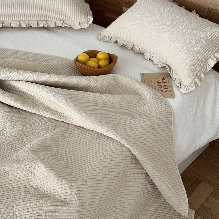 Bedspread and bed cover
