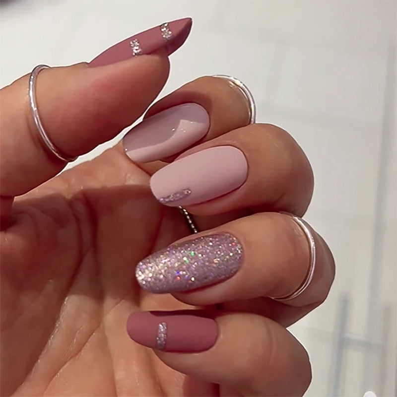 Elegant Nail Art with Glitter and Matte Effects Bowlift