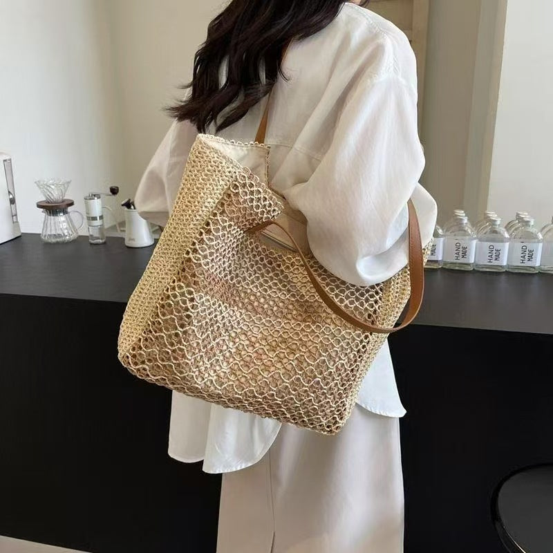 Trendy Beach Bag Bowlift