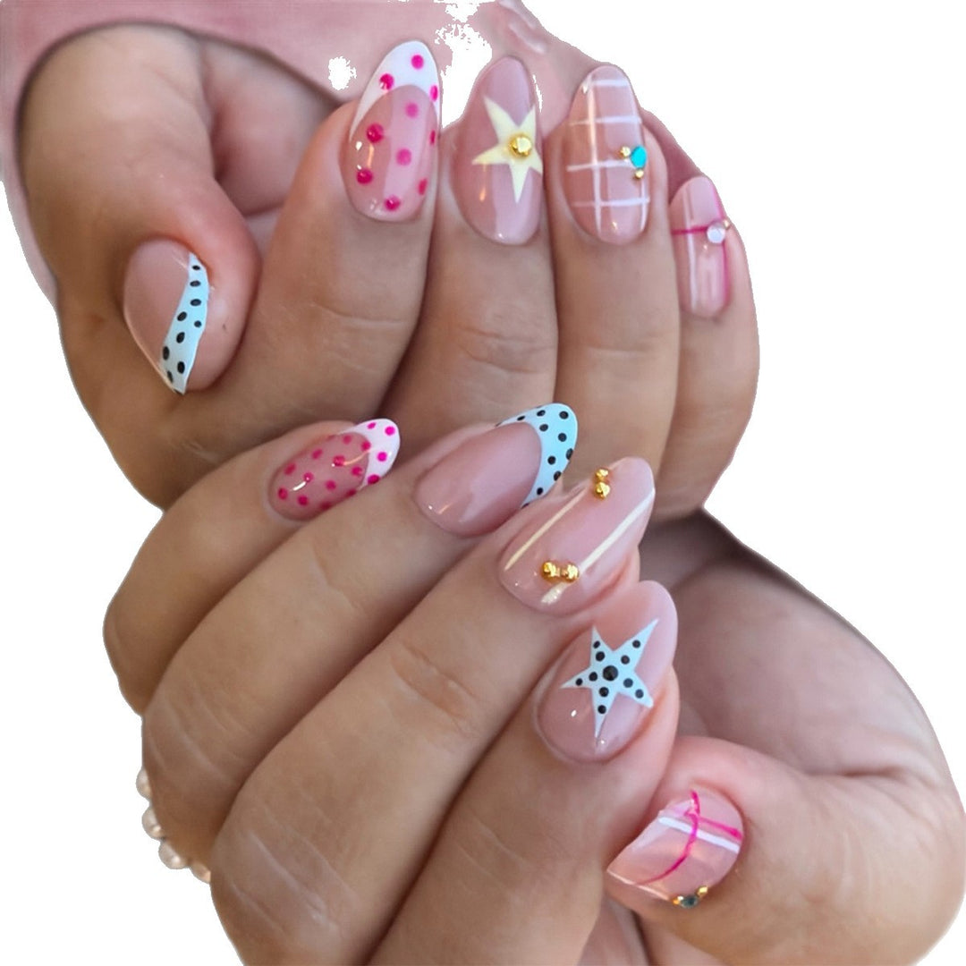 Artificial fingernails with creative geometric accents Bowlift