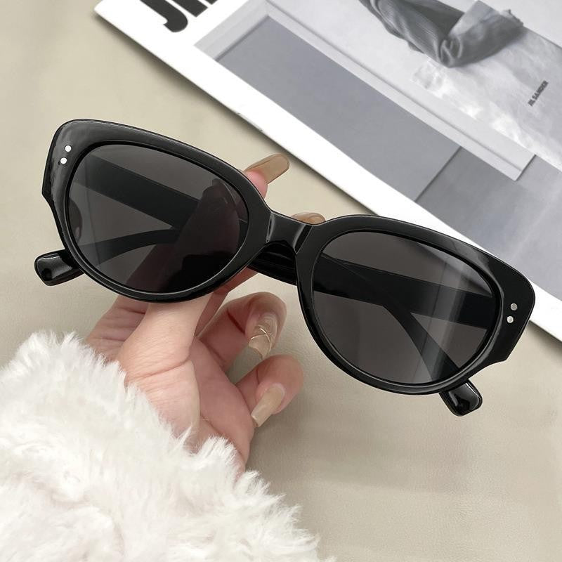 Elegant Cat-Eye Sunglasses Bowlift