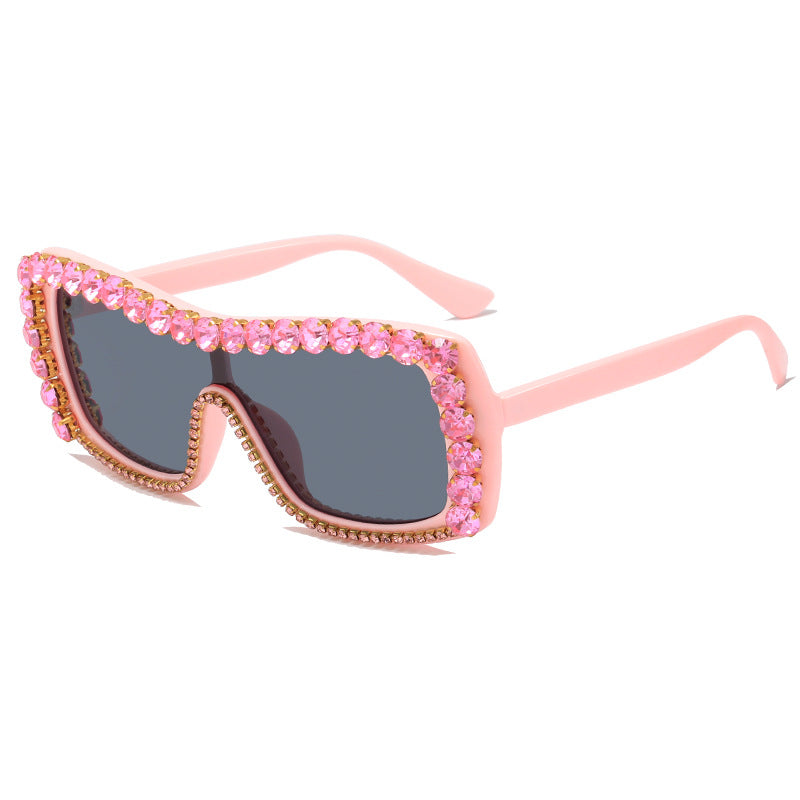 Women's extravagant sunglasses with sparkling accents Bowlift