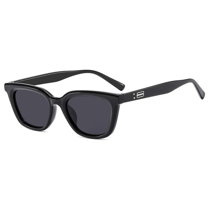 Ladies Cat-Eye Sunglasses with modern, slightly curved frame Bowlift