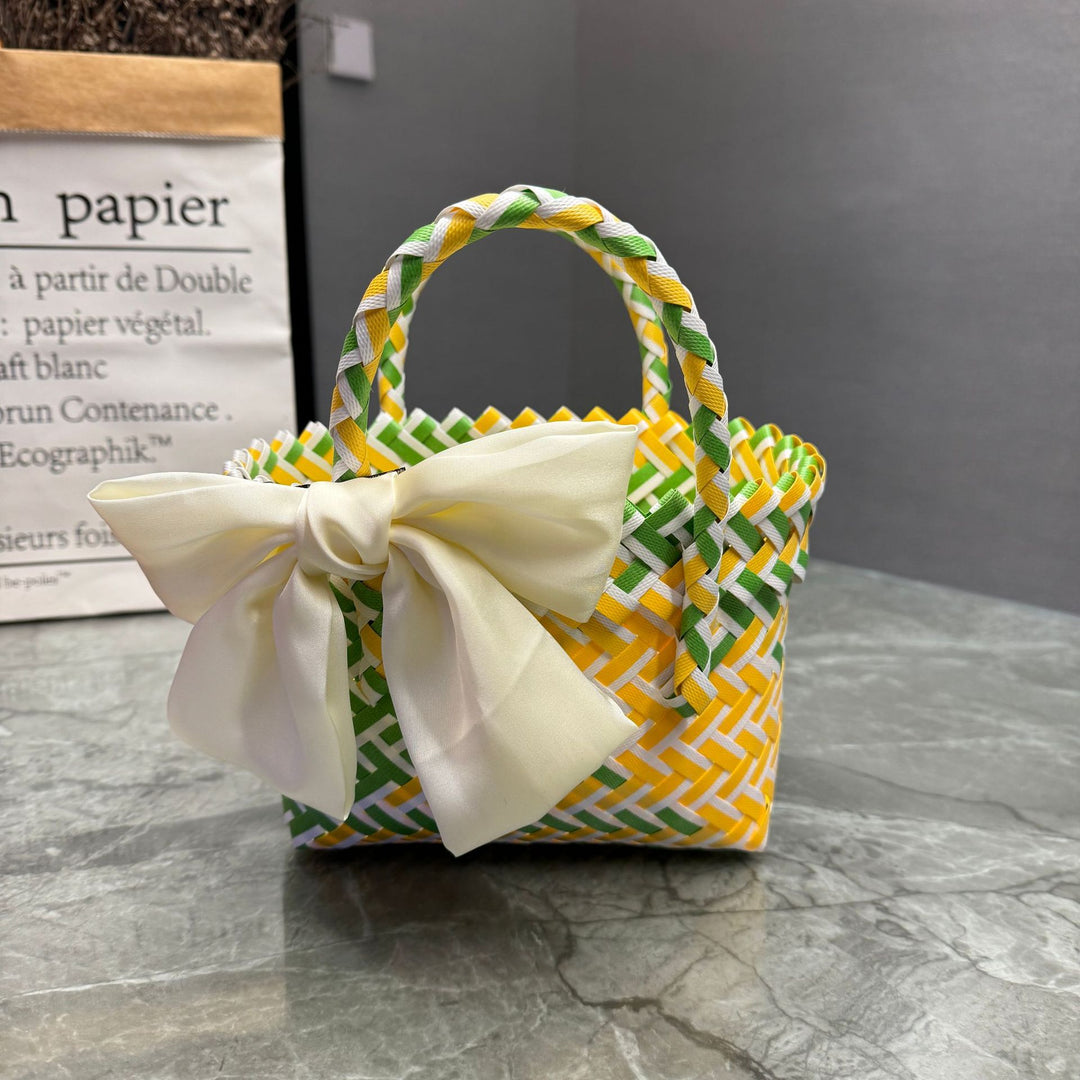 Handcrafted basket bag in stylish design Bowlift