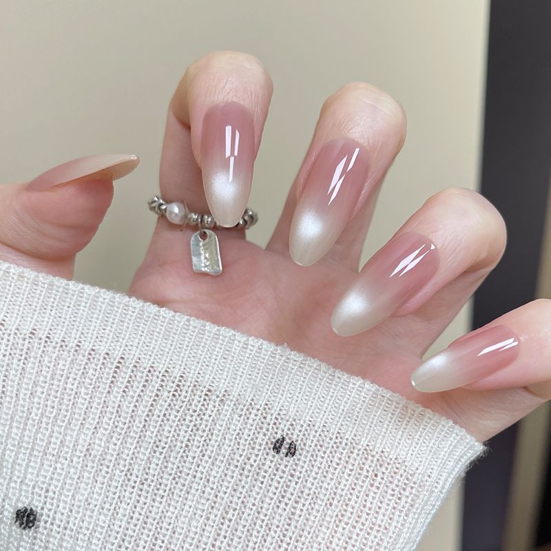 Modestly Chic Press-On Nails Bowlift