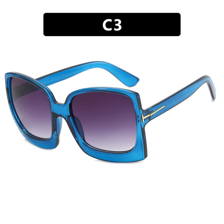 Ladies oversized sunglasses in trendy and elegant design Bowlift