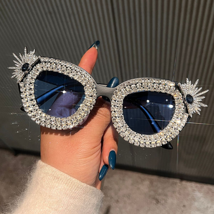 Ladies sunglasses with sparkling crystal embellishment Bowlift