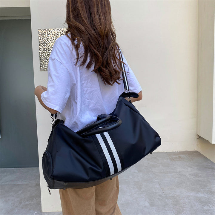 Sporty travel bag with generous storage space Bowlift