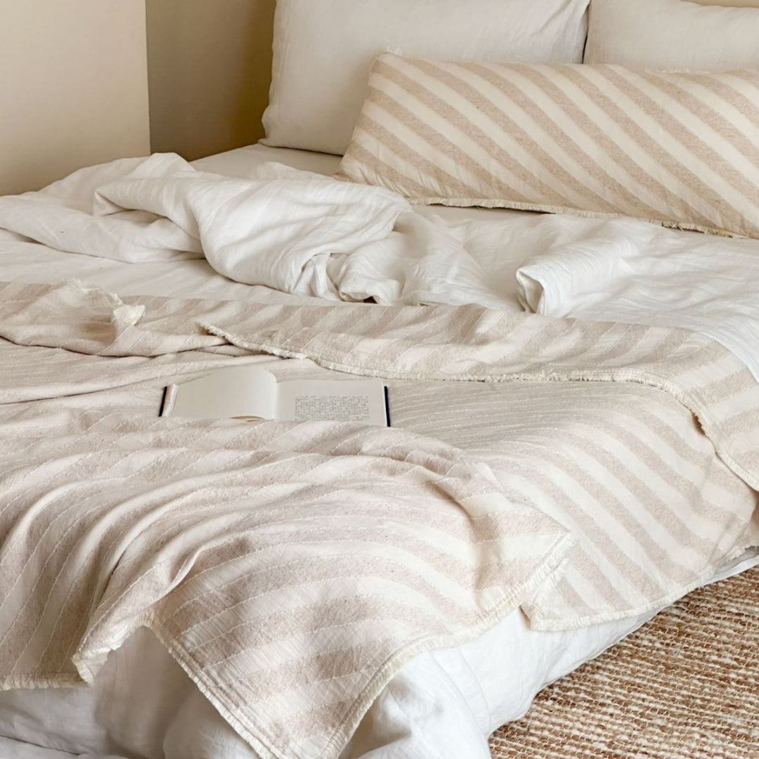 Leaf Jacquard Cotton Fringed Throw Blanket with Textured Weave