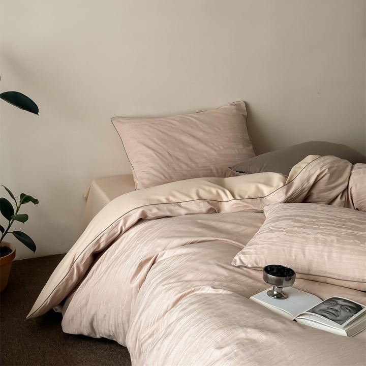 Structured cotton bedding with fine relief texture