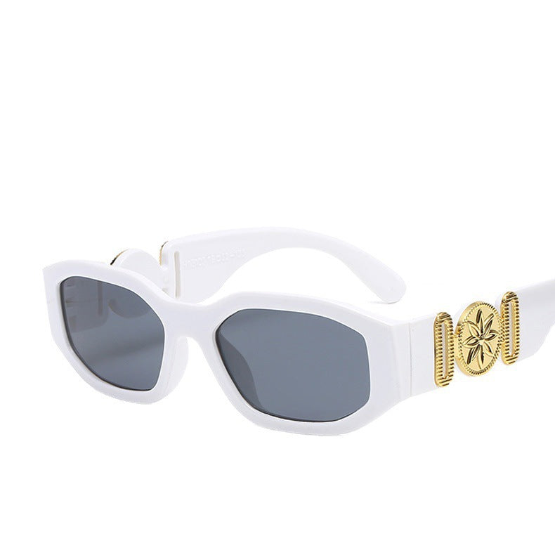 Ladies trendy and stylish sunglasses with luxurious details Bowlift