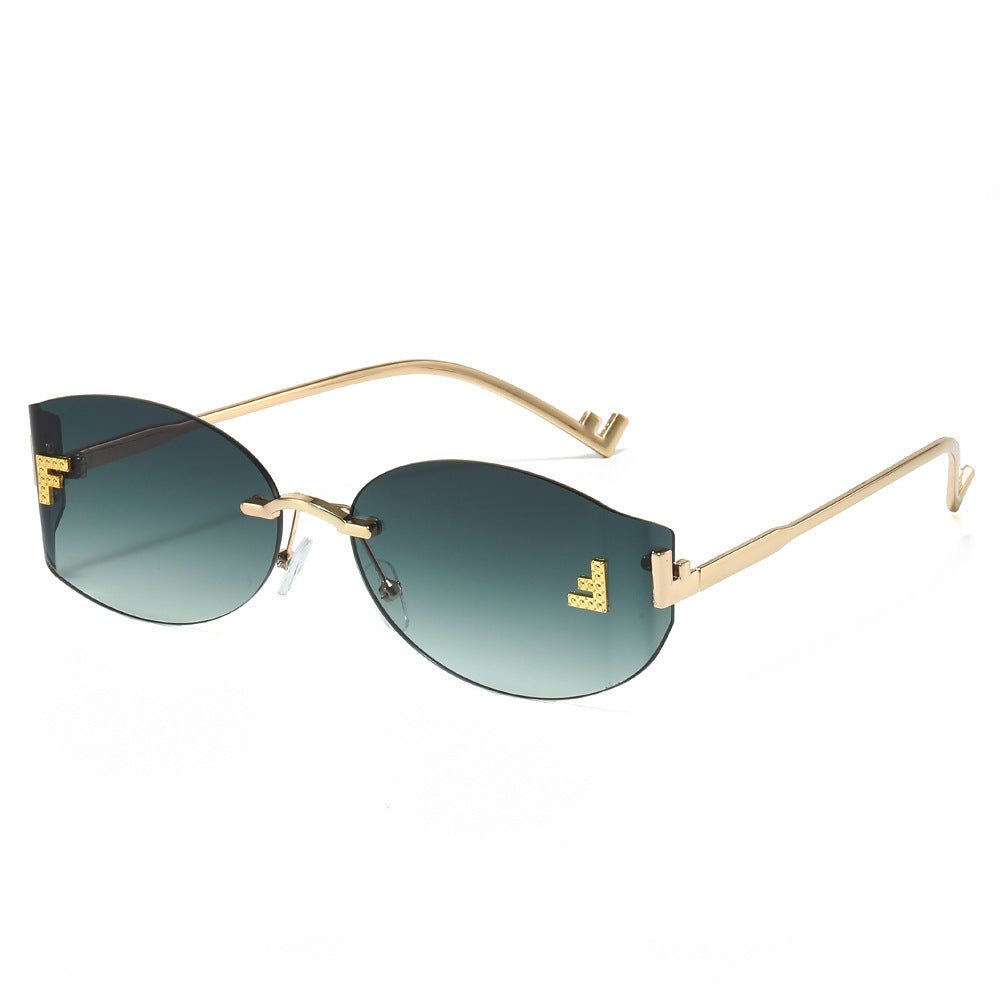 Elegant Winged Sunglasses Bowlift