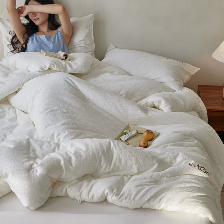 Luxury Cotton Tufted Down-Alternative Comforter with Breathable Jacquard Cover