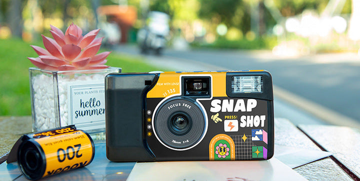 Focus-Free Instant Film Camera Bowlift