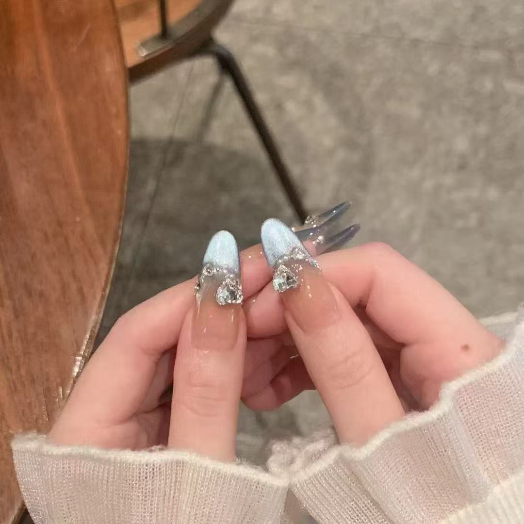 Elegant Crystal-Embellished Press-On Nails Bowlift