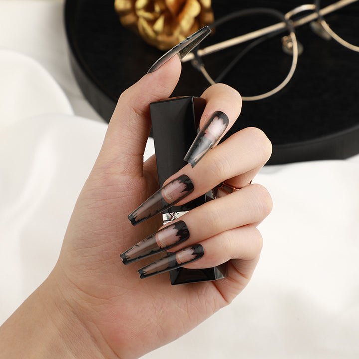 Artificial nails in elegant design Bowlift