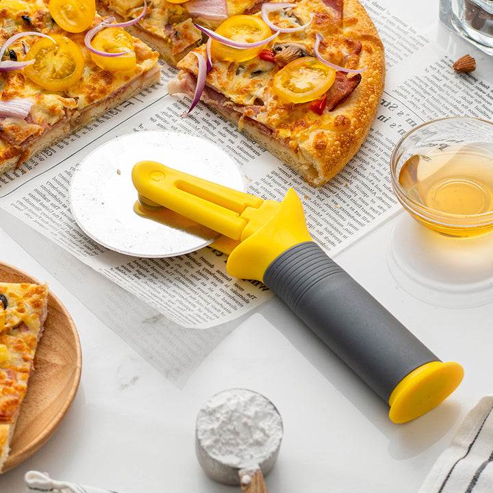Ergonomic pizza cutter with safety mechanism Bowlift
