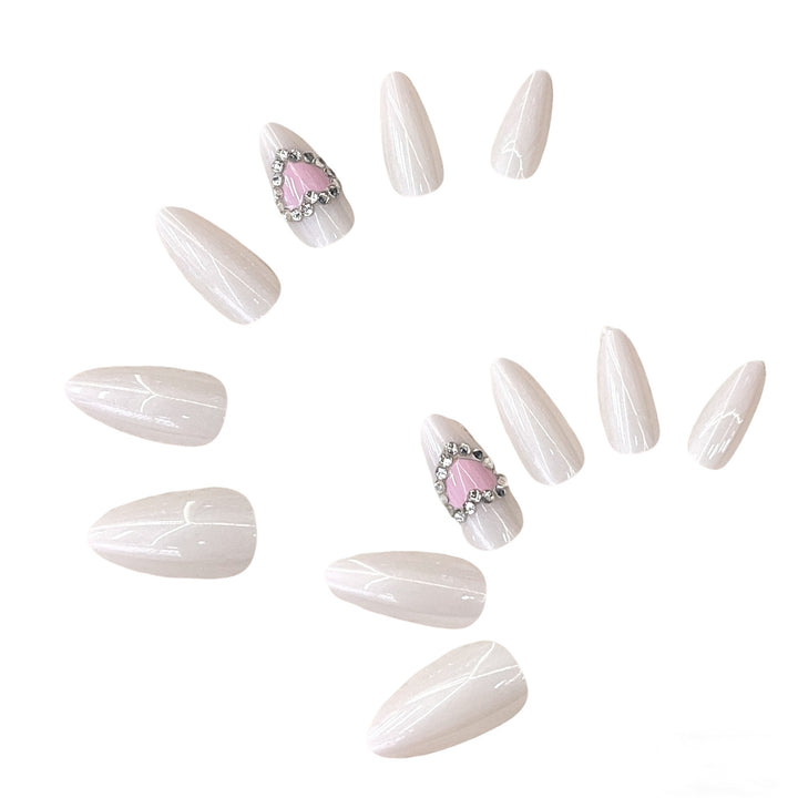 Glamorous Press-On Nail Art Set Bowlift