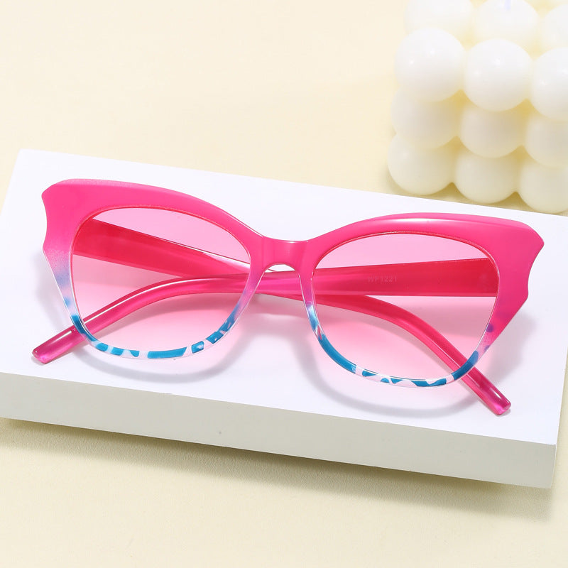 Women's Cat-Eye Sunglasses with Extravagant Mirror Design Bowlift