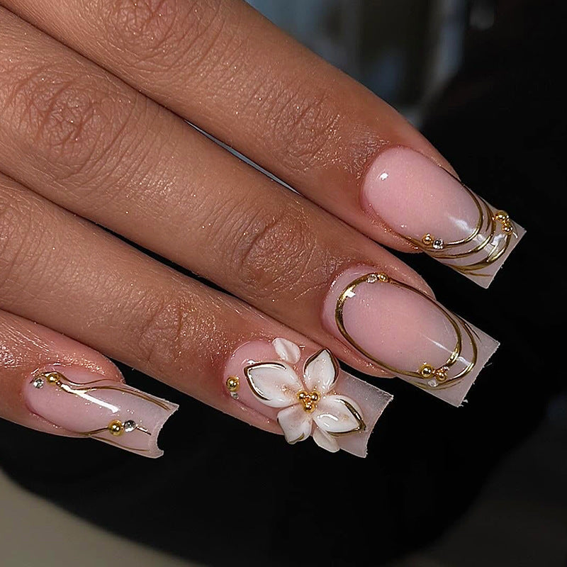 Floral Accented Press-On Nail Set Bowlift