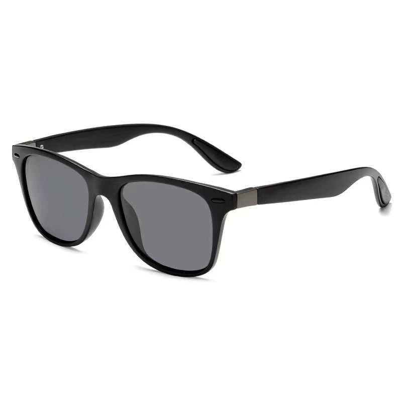 Ladies stylish retro sunglasses with robust frame Bowlift