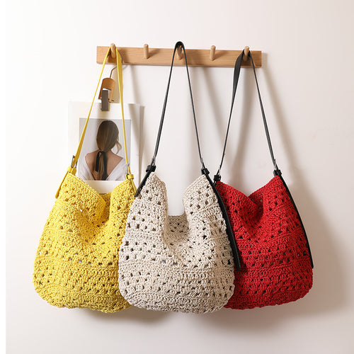 Crocheted shoulder bag with stable straps Bowlift