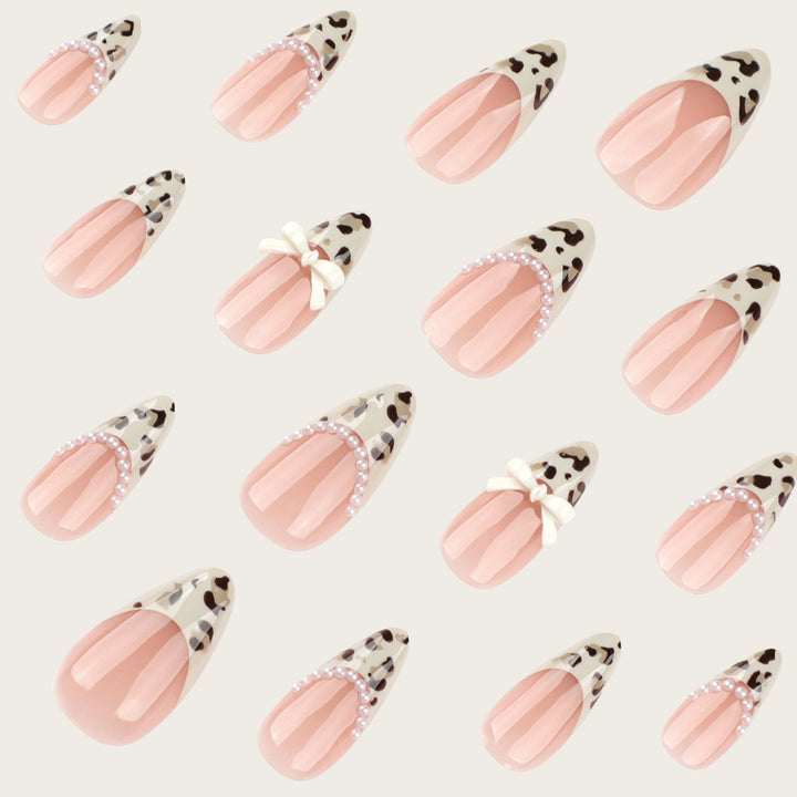 Artistic Press-On Nail Set with Bow and Animal Print Bowlift