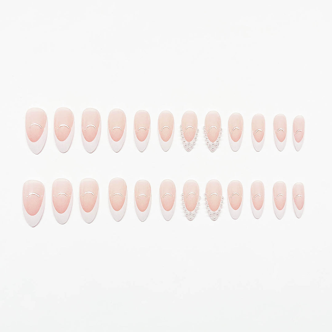 Nail art set with elegant design and 3D pearl embellishments Bowlift