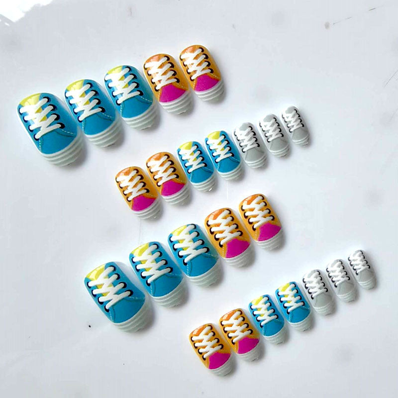 Artificial nails in sneaker design Bowlift