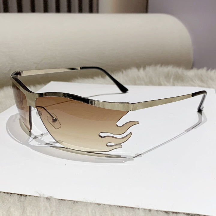 Women futuristic sunglasses with distinctive design Bowlift
