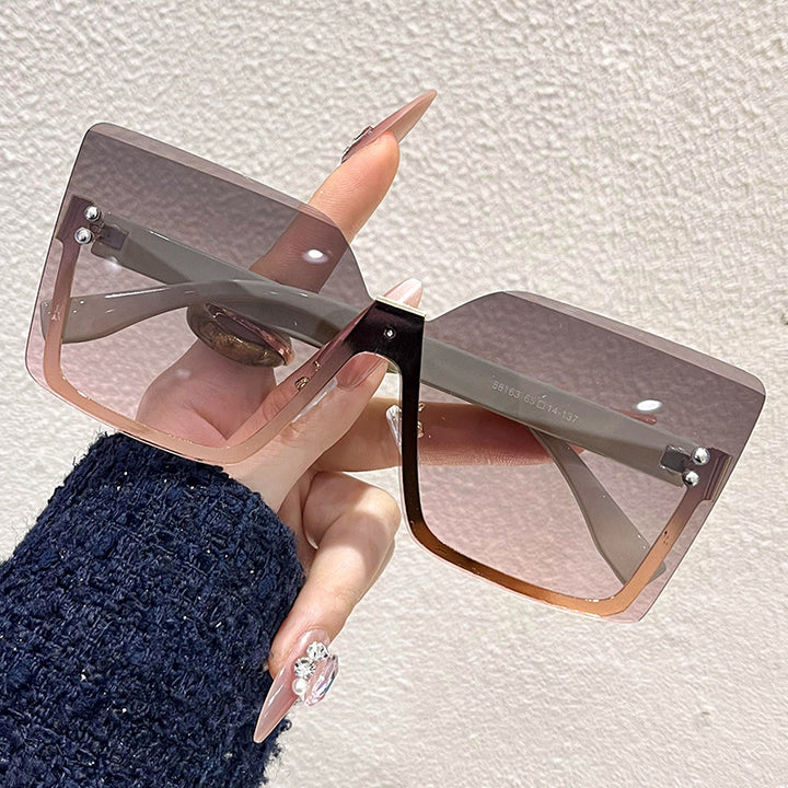 Ladies oversized sunglasses in modern design with UV protection Bowlift