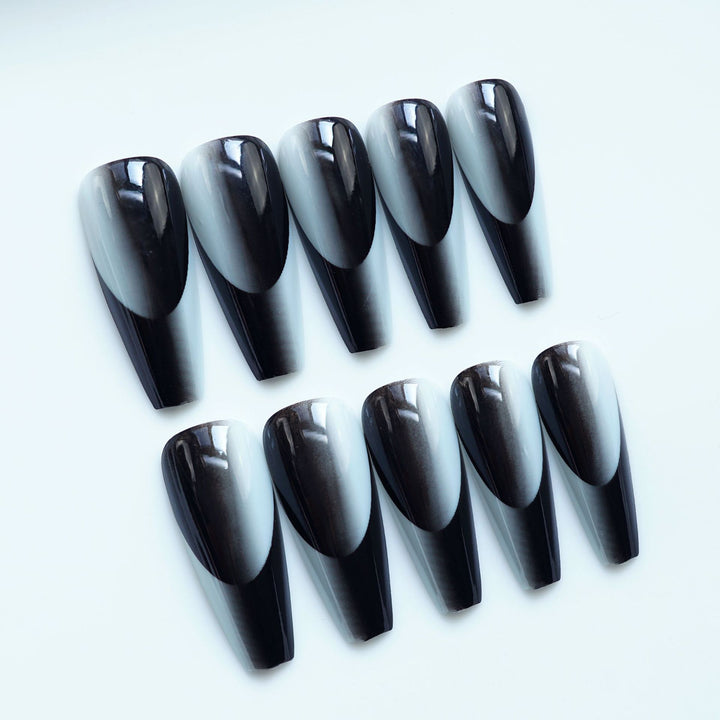 Stylish and creative artificial nails Bowlift