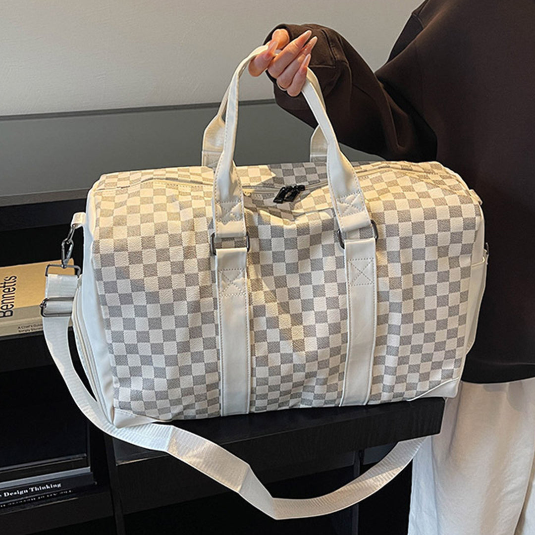 Elegant Travel Bag with Sturdy Carry Handles and Practical Interior Division Bowlift