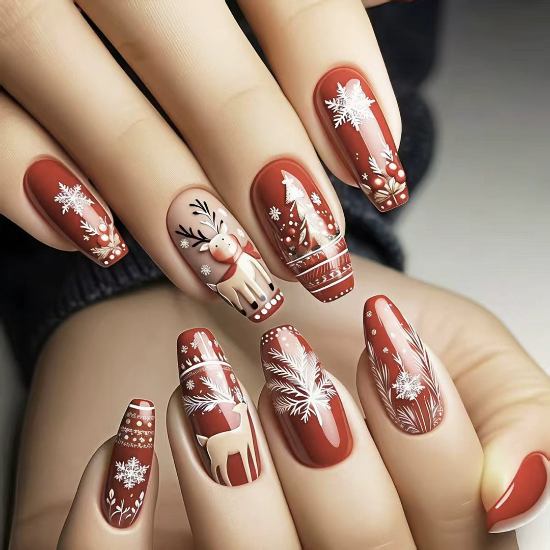 Artificial nails with festive reindeer and snowflake design Bowlift