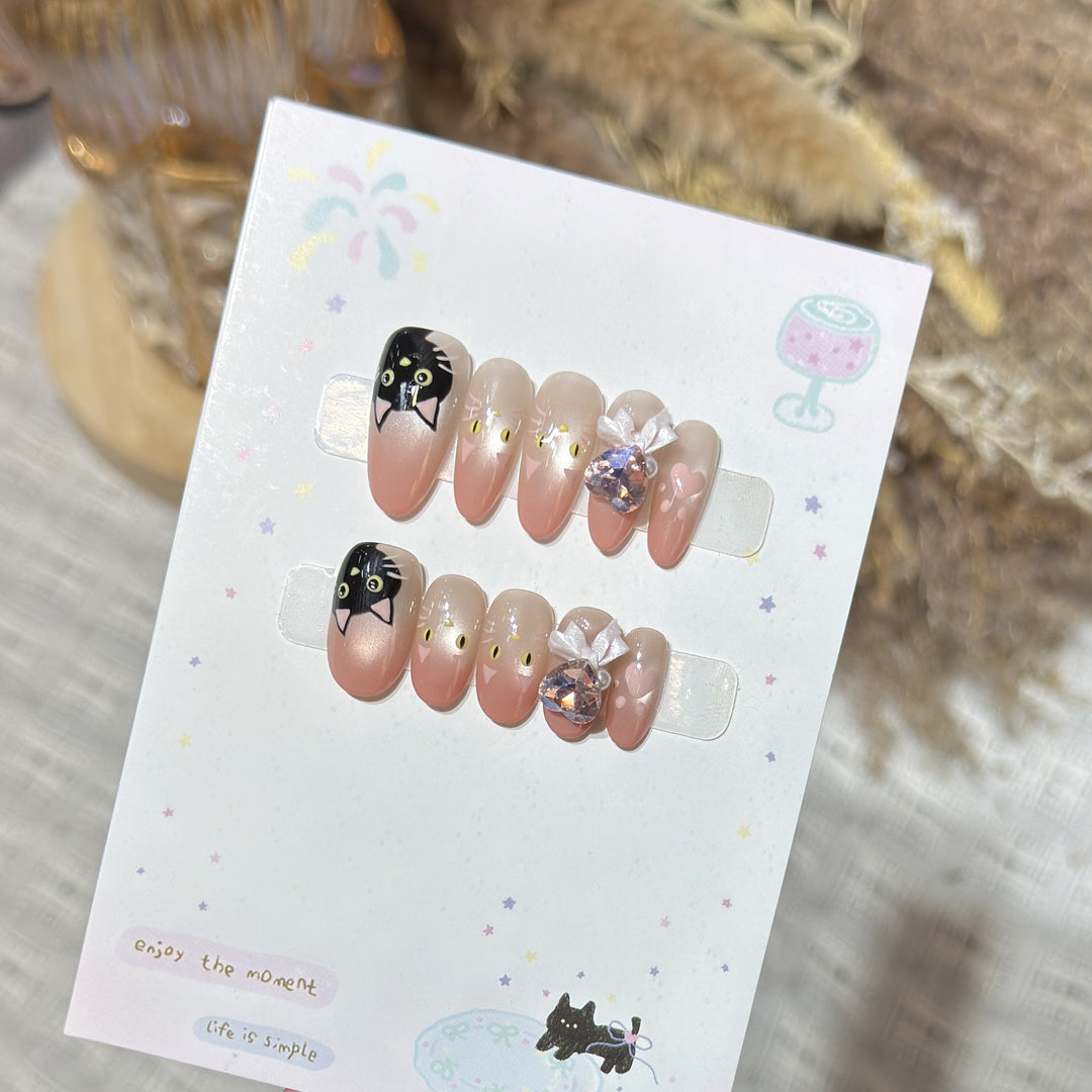 Whimsical Cat-Themed Press-On Nail Set Bowlift
