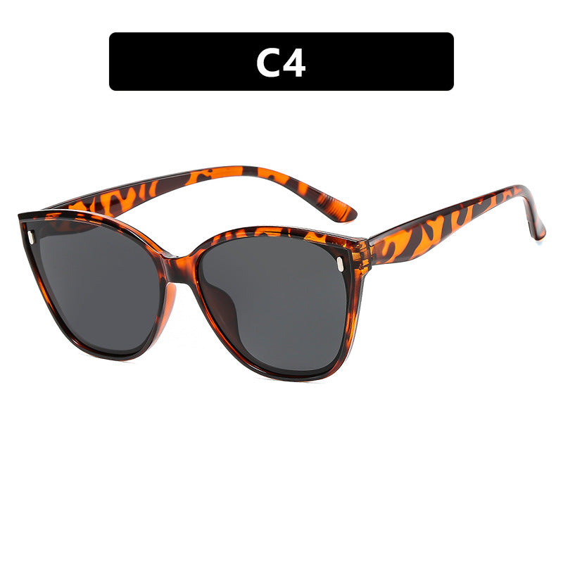 Women Cat-Eye Sunglasses with protective UV filter and stylish Frame Bowlift