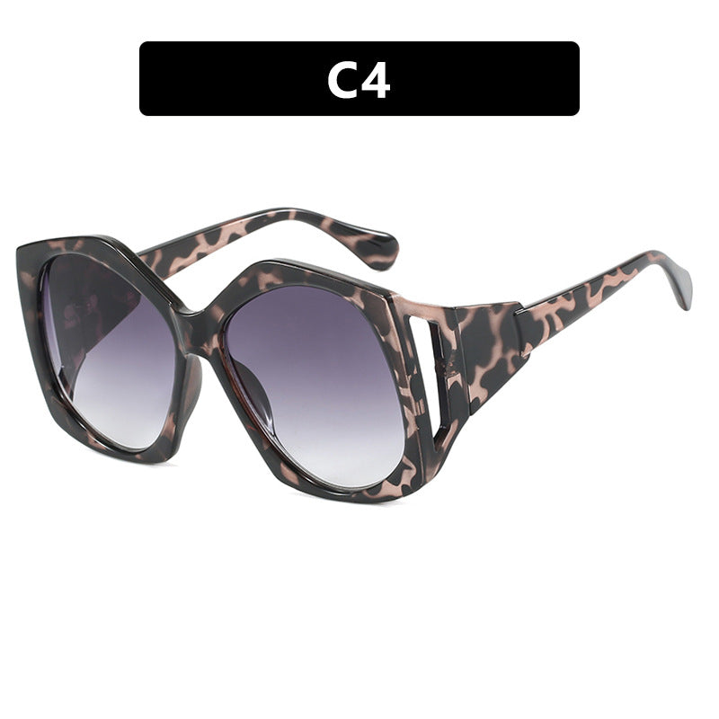 Women oversized sunglasses with futuristic design Bowlift