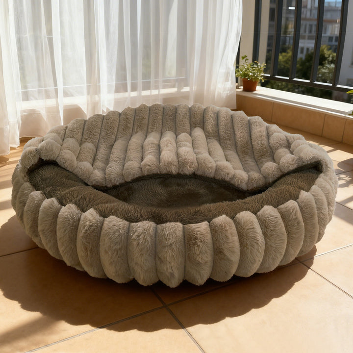 Ladies Cozy and Round Pet Bed with High Edge Bowlift