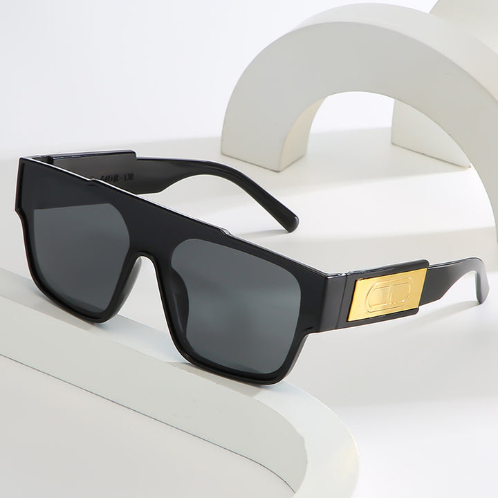 Women's Fashionable Oversized Shield Sunglasses in Extravagant Design Bowlift
