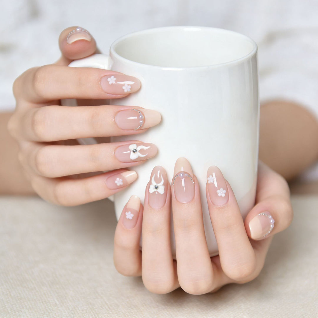 Artistic Floral-Embellished Press-On Nail Art Bowlift