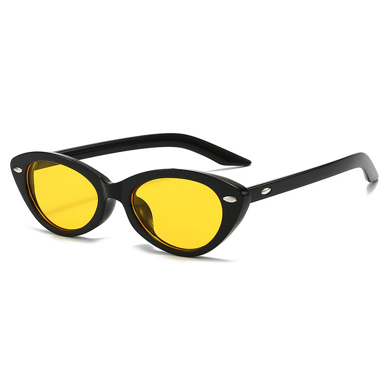Vintage-Inspired Cat-Eye Sunglasses Bowlift
