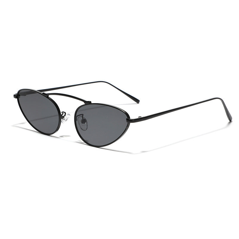 Fashionable sunglasses with elegant metal frame Bowlift