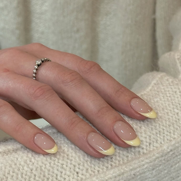 Elegant Nail Art with Gradient and Shine Bowlift