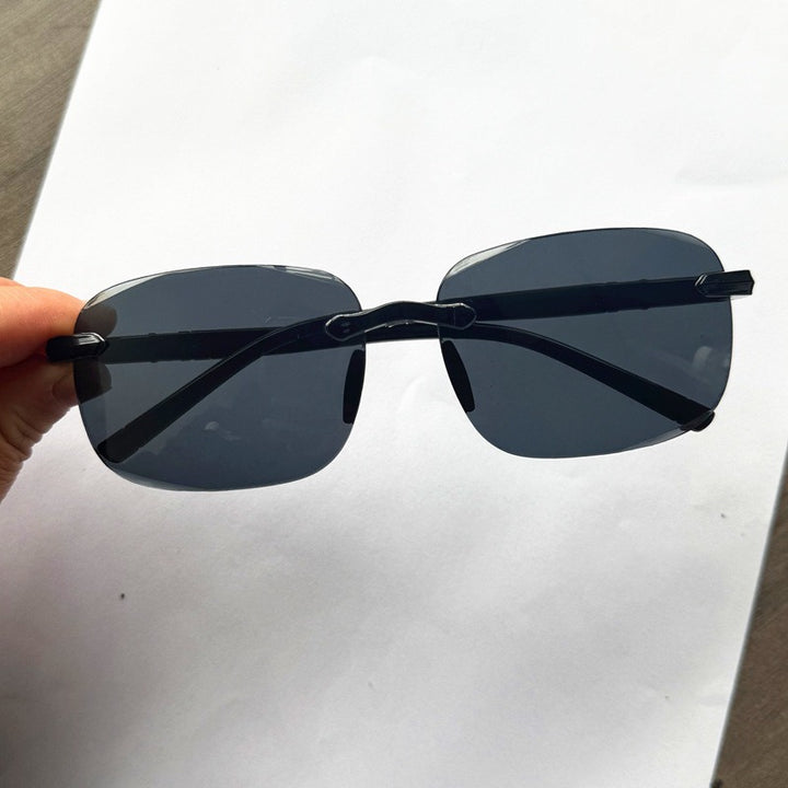 Chic Oversized Sunglasses Bowlift