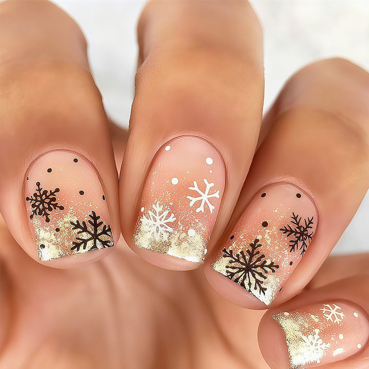 Artificial nail set with festive Christmas design and creative motifs Bowlift